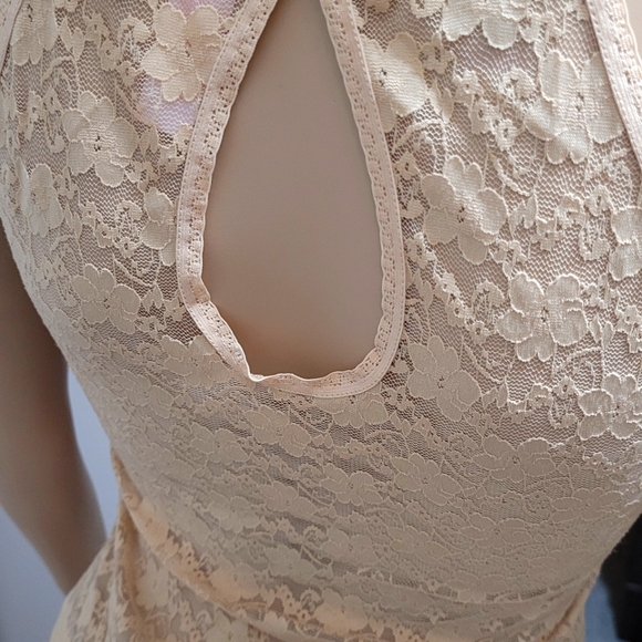 CANDIES LADIES LACE TANK TOP EUC - Picture 3 of 4